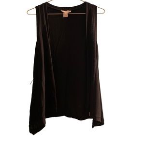 5 for 20 Bella du hour black handkerchief high low hem casual vest